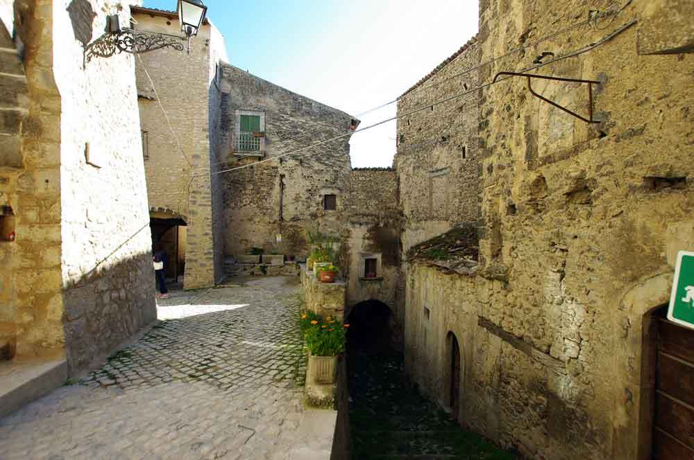 Borgo-di-Navelli-18